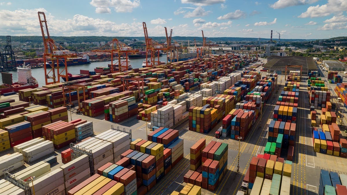 Global trade in 2025: Resilience under pressure