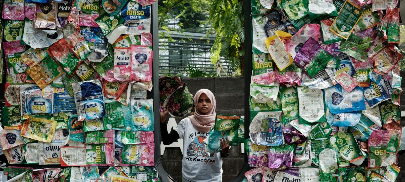 Answering ten pressing questions about plastic pollution