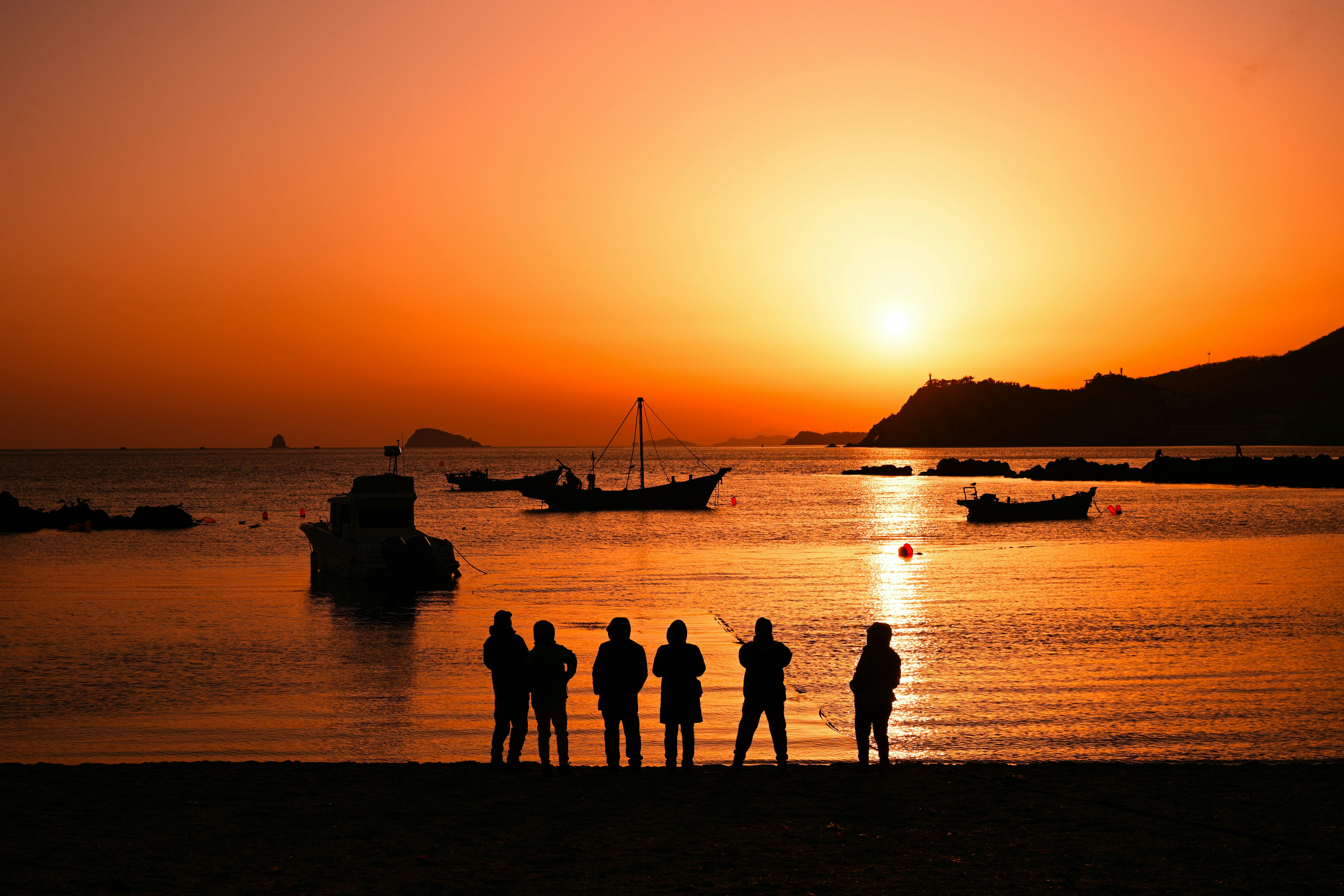 Banks, NPOs form just transition working group to develop practical steps for transition to a low carbon economy