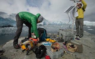 Scientists monitor rapidly melting ice shelves in Antarctica