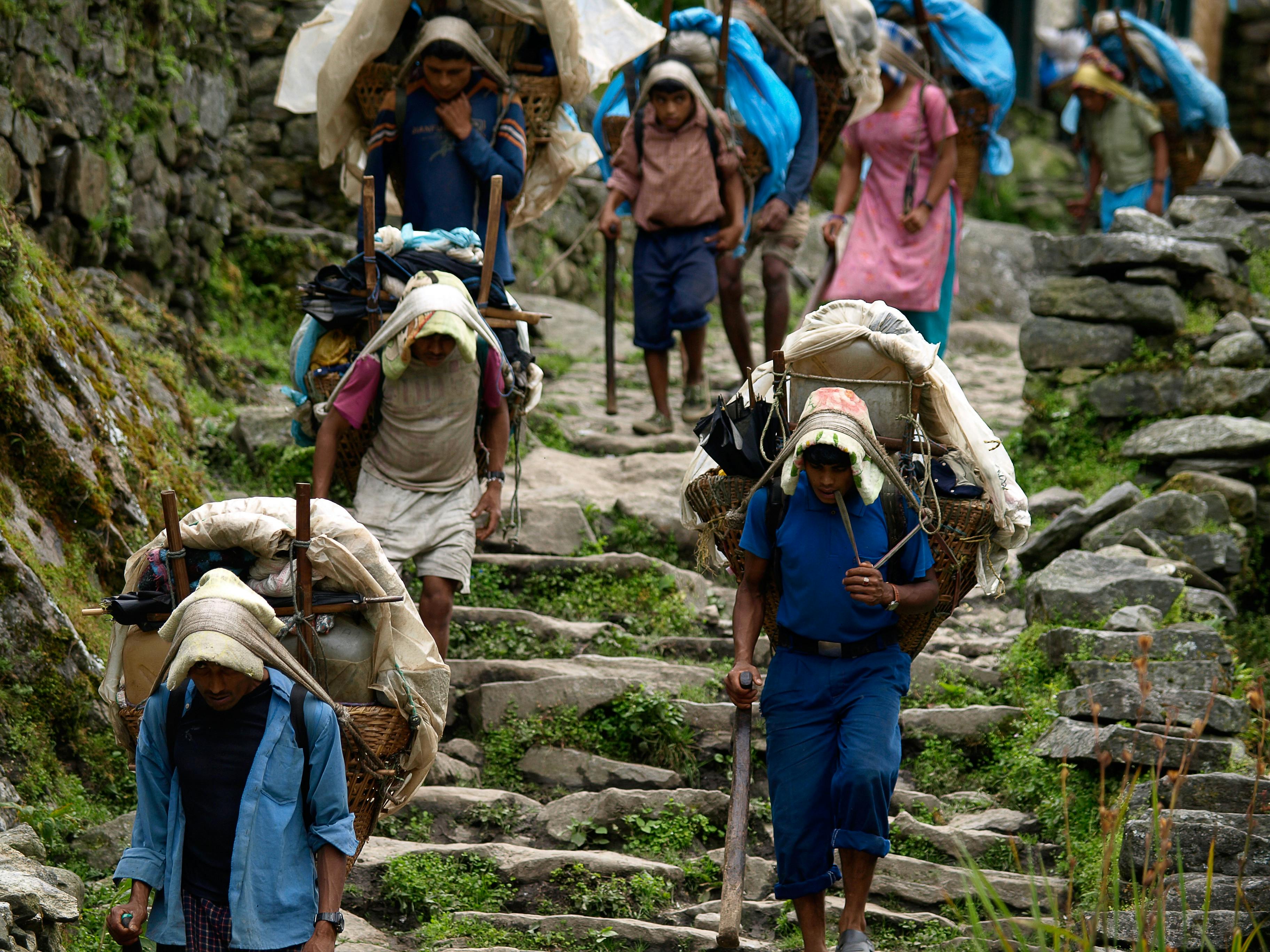 Workers_Downhill_Nepal