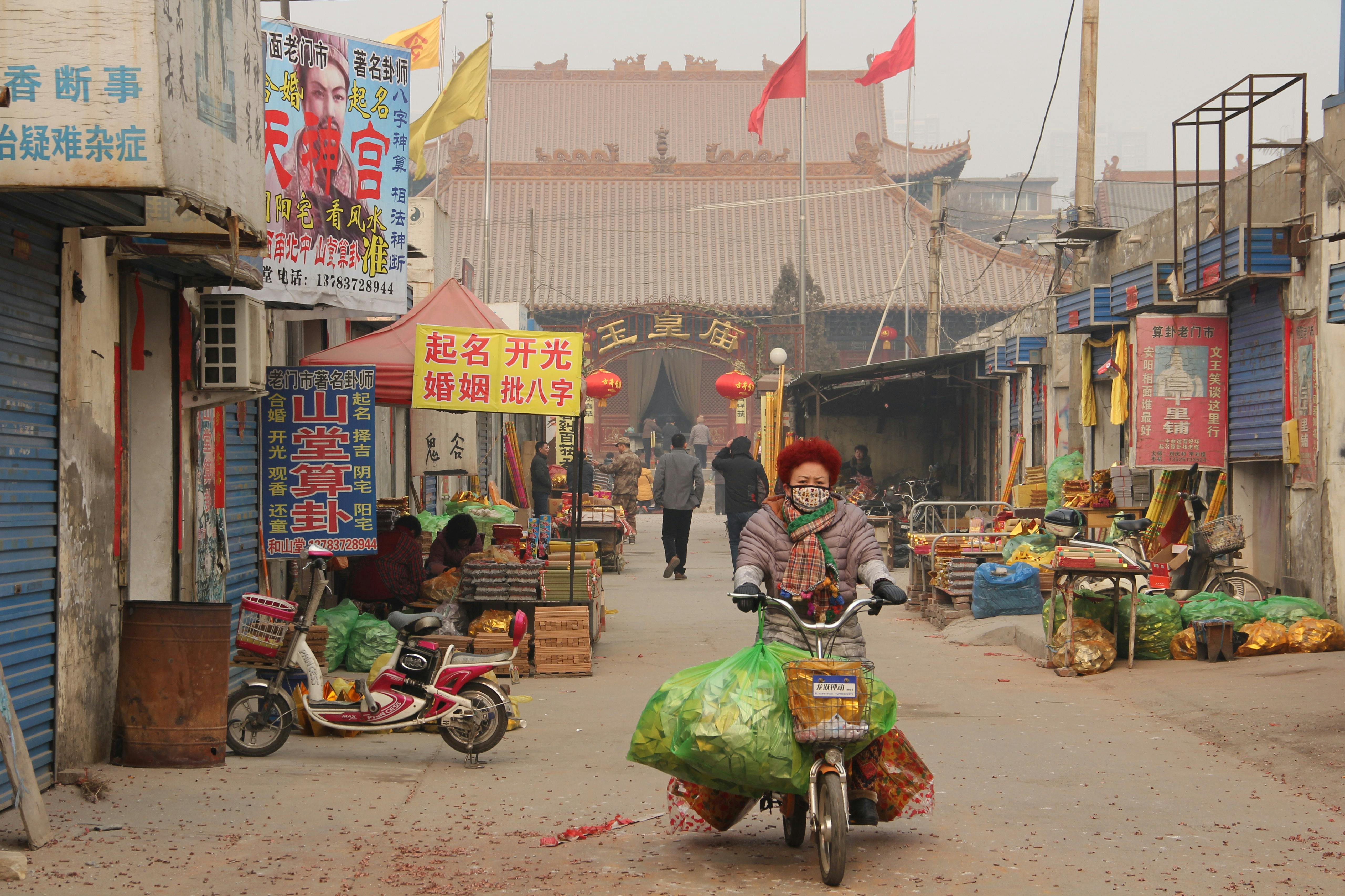 Air_Pollution_Woman_Mask_China