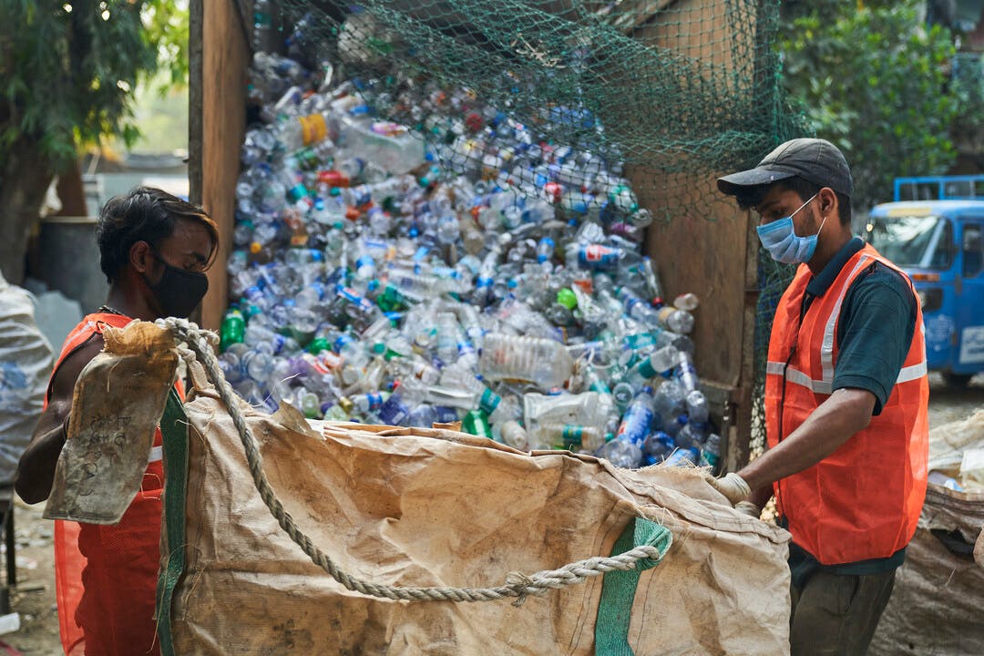 India_recycling_plastic bottles
