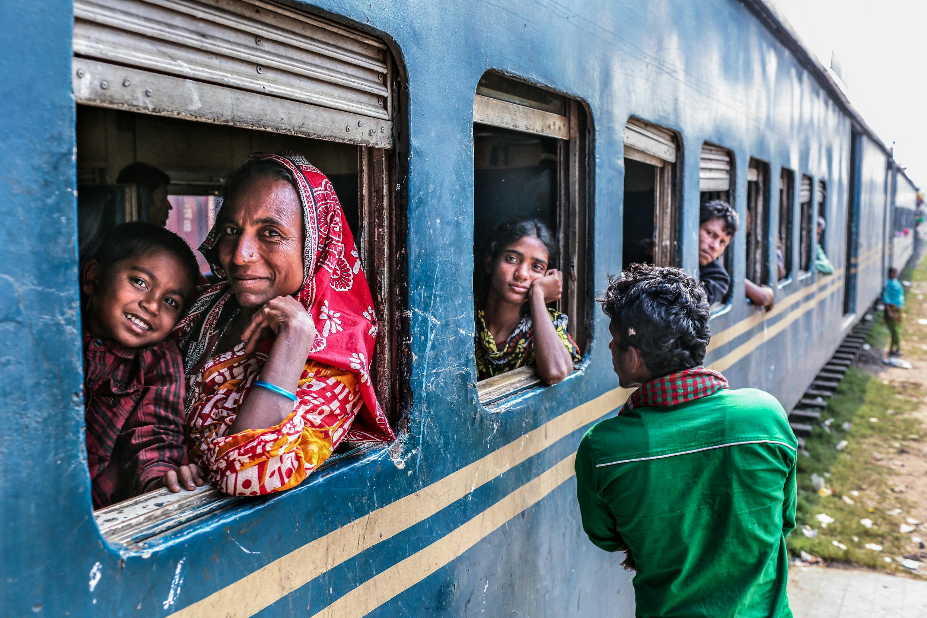 Train_People_Bangladesh