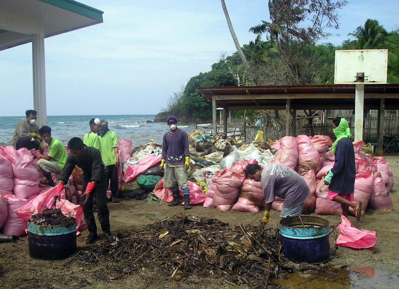 saving-guimaras-island-from-the-worst-oil-spill-in-the-philippines