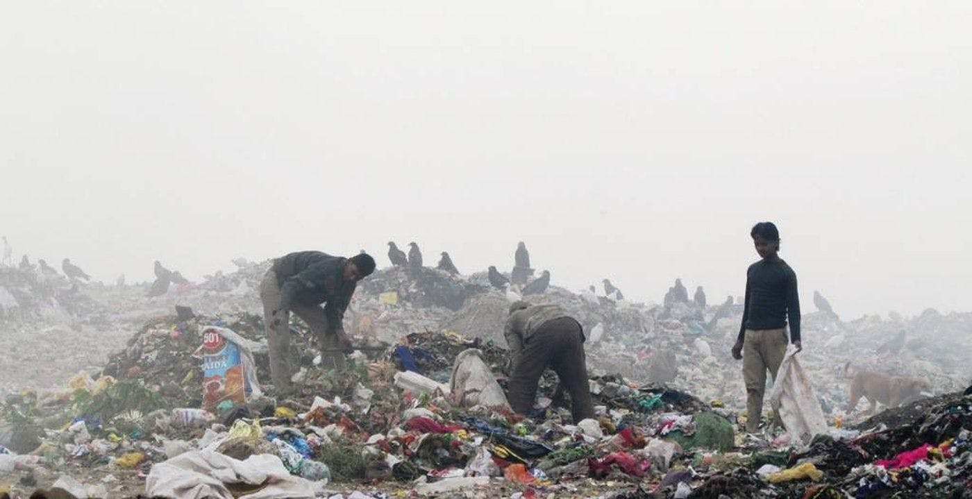 Informal waster workers_Ghazipur landfill_India