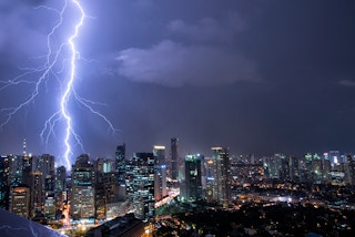 Lightning_Skyline_Manila
