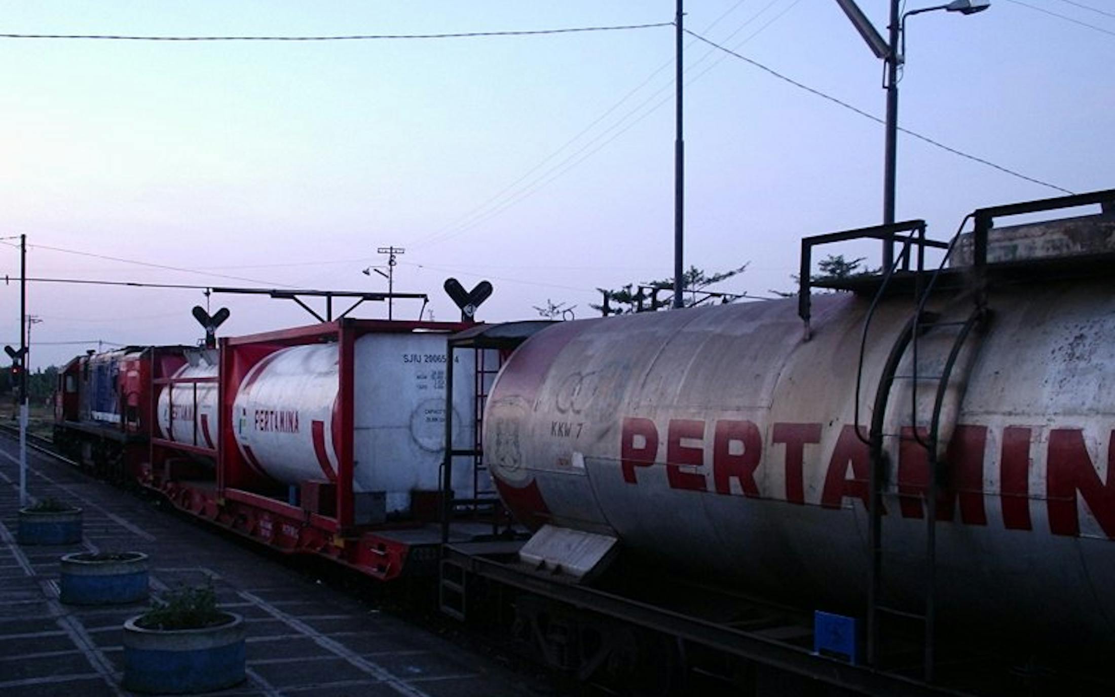 Indonesia investigates oil spill in Java Sea by state energy company ...