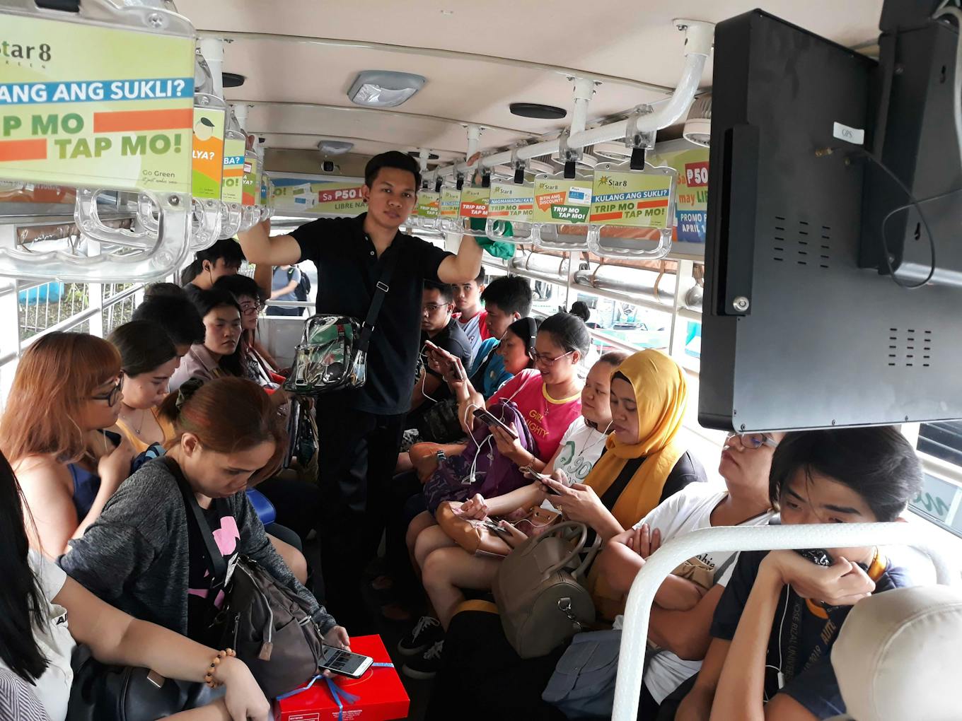 [Tagalog] electric jeepney passengers