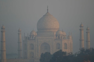 Haze_Taj_Mahal_India