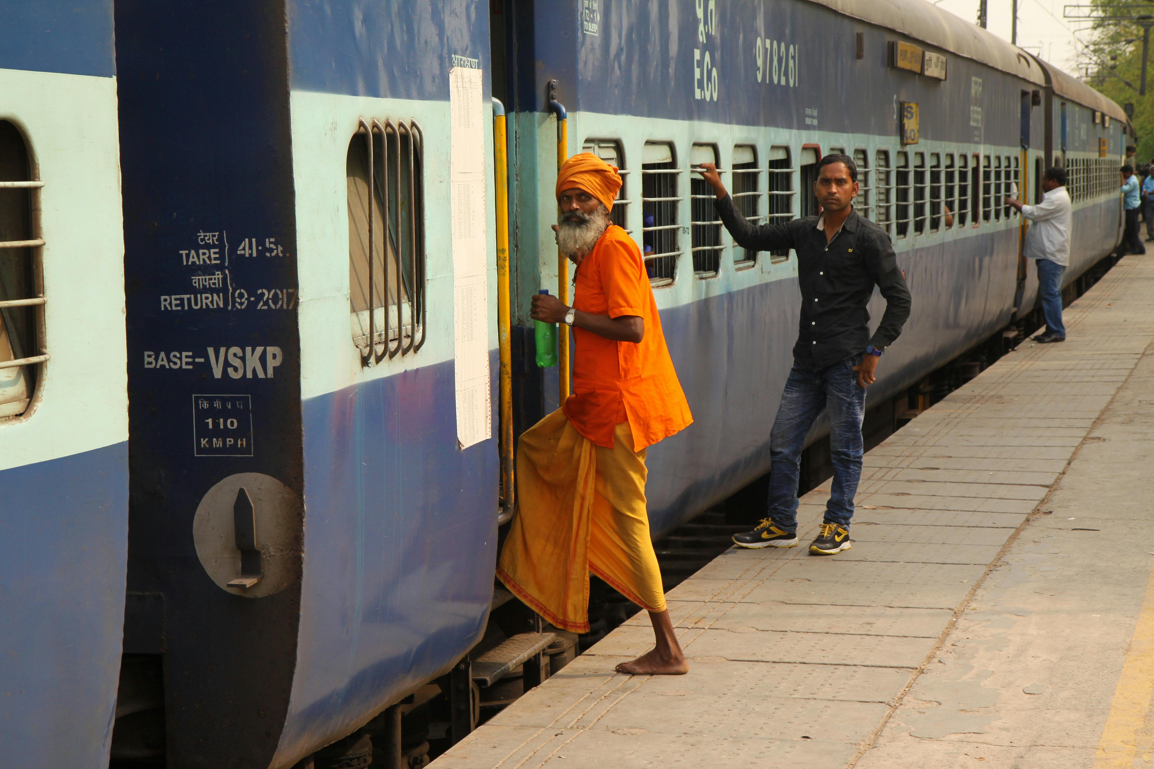 Train_Railway_Delhi_India