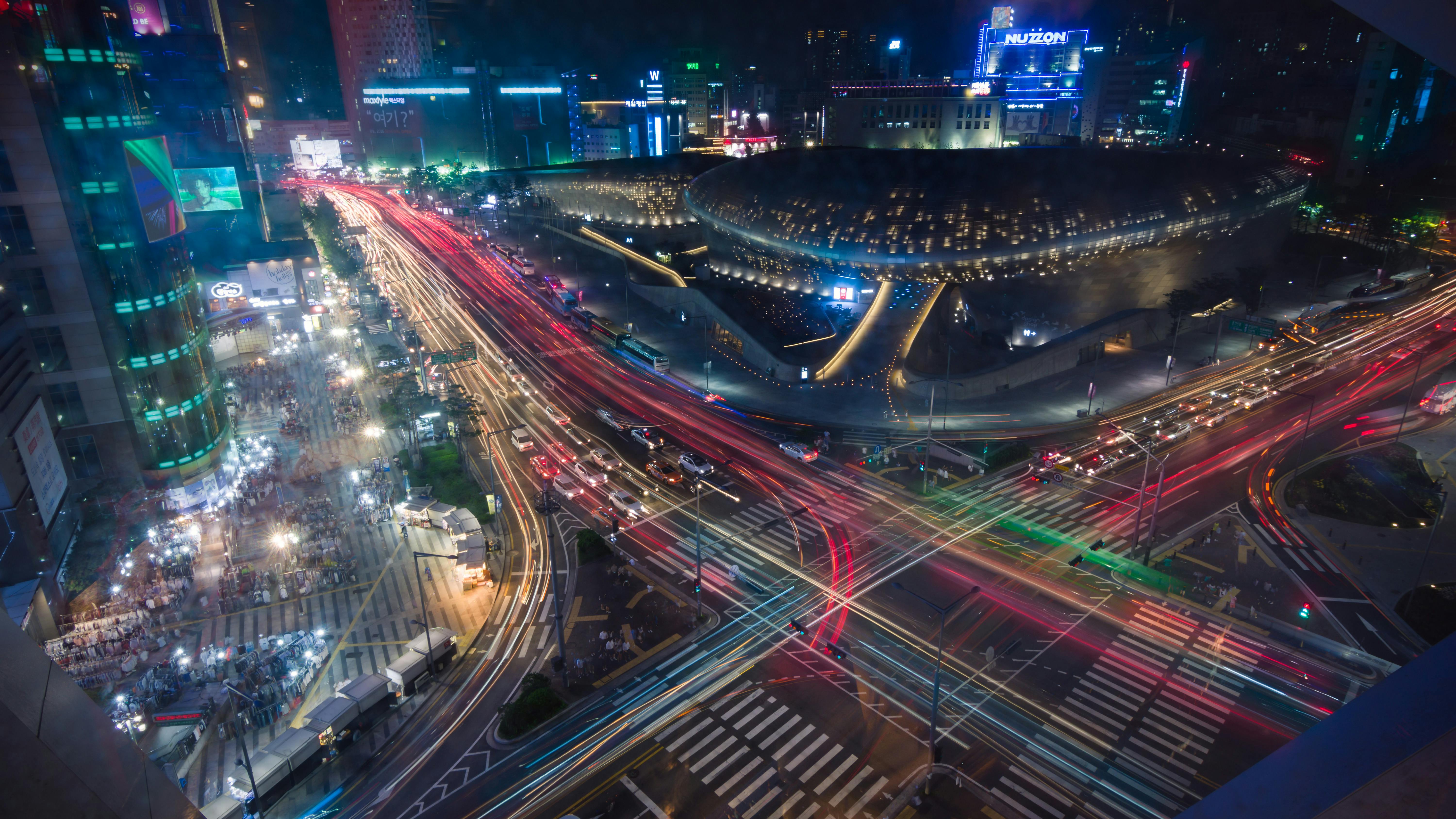 Electric_Cars_Rise_Night_Traffic_Korea