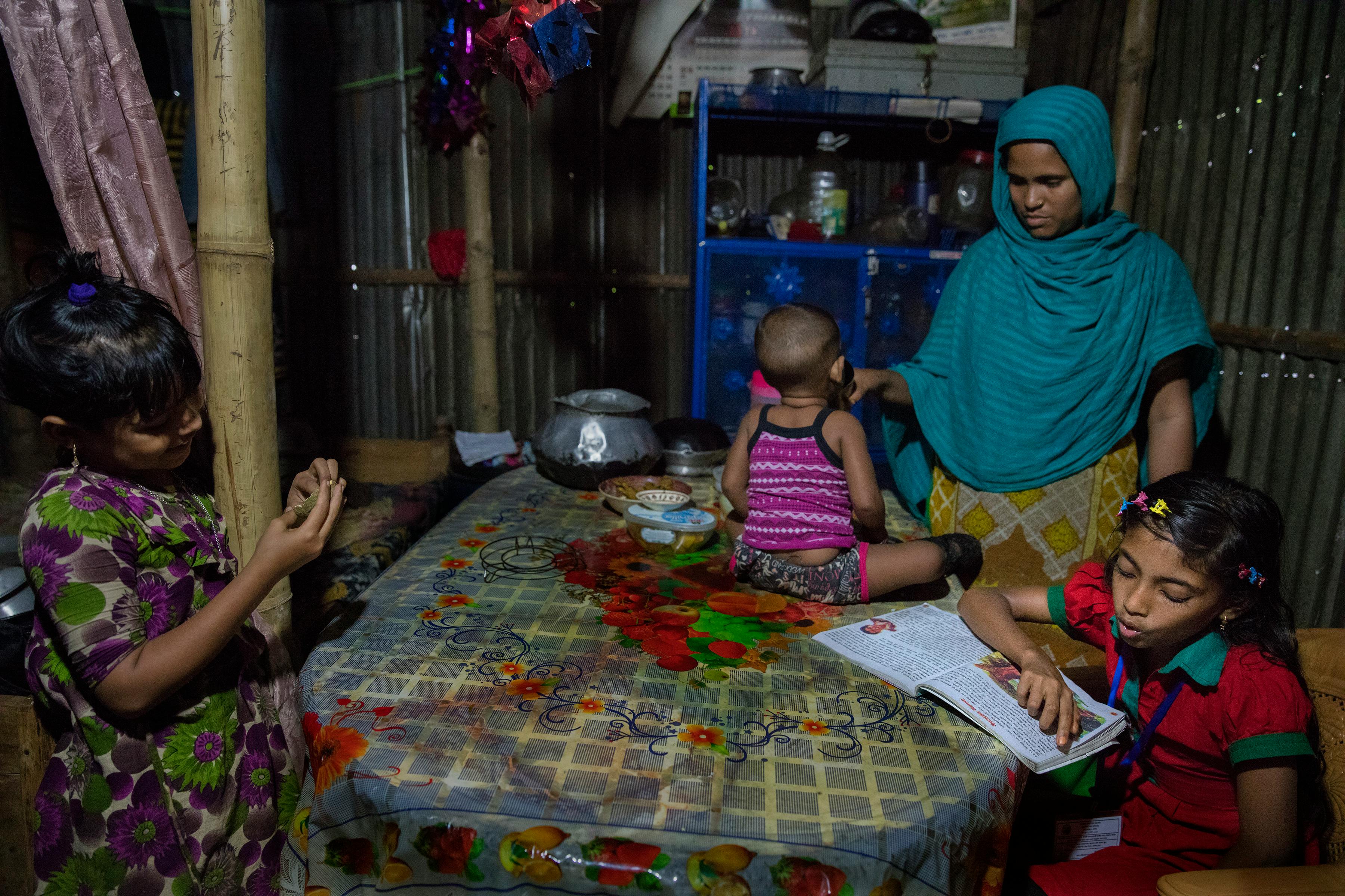 Poverty_Bangladesh_Family