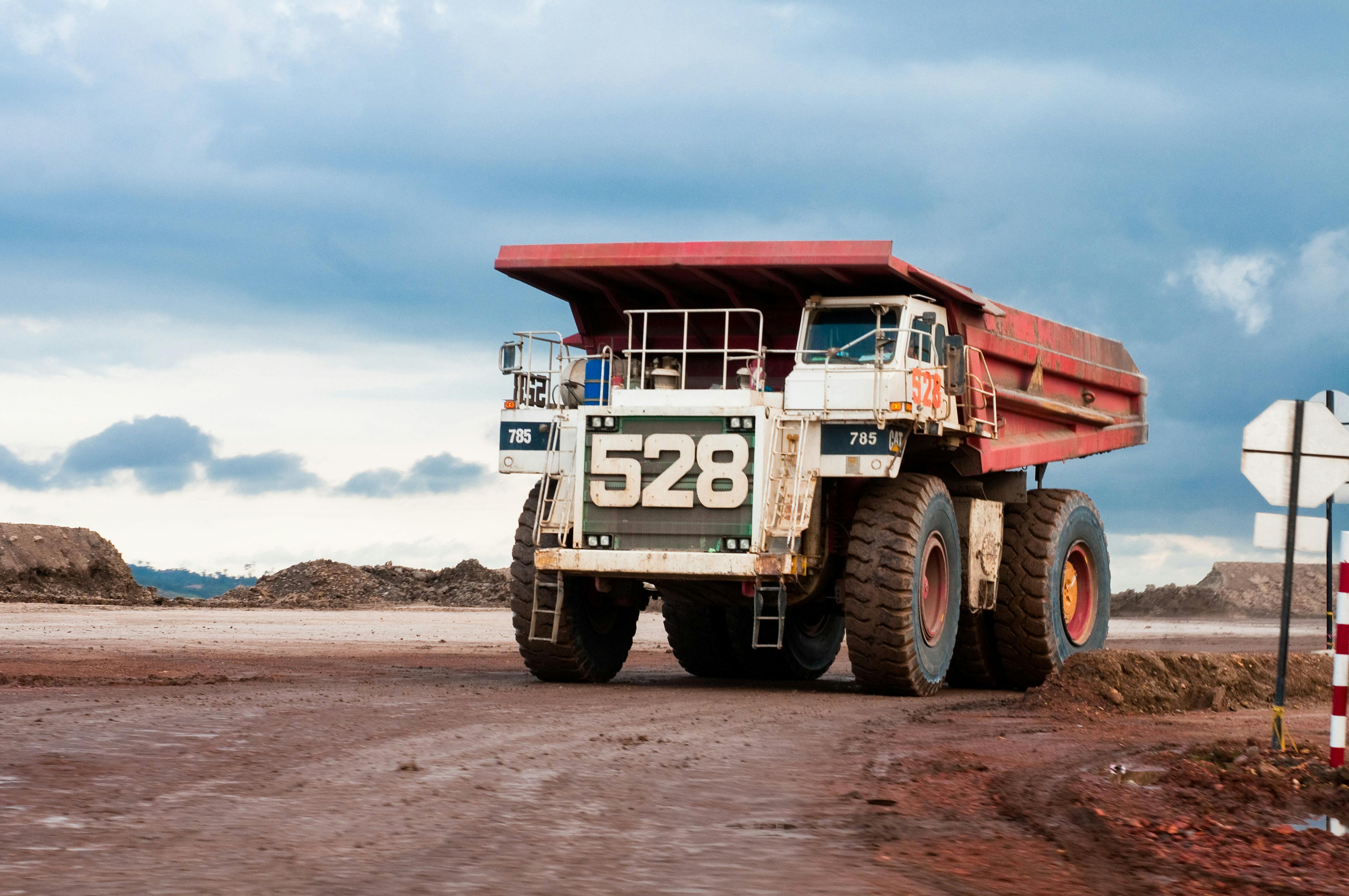 Hauler_Truck_Mining_Kalimantan_Indonesia