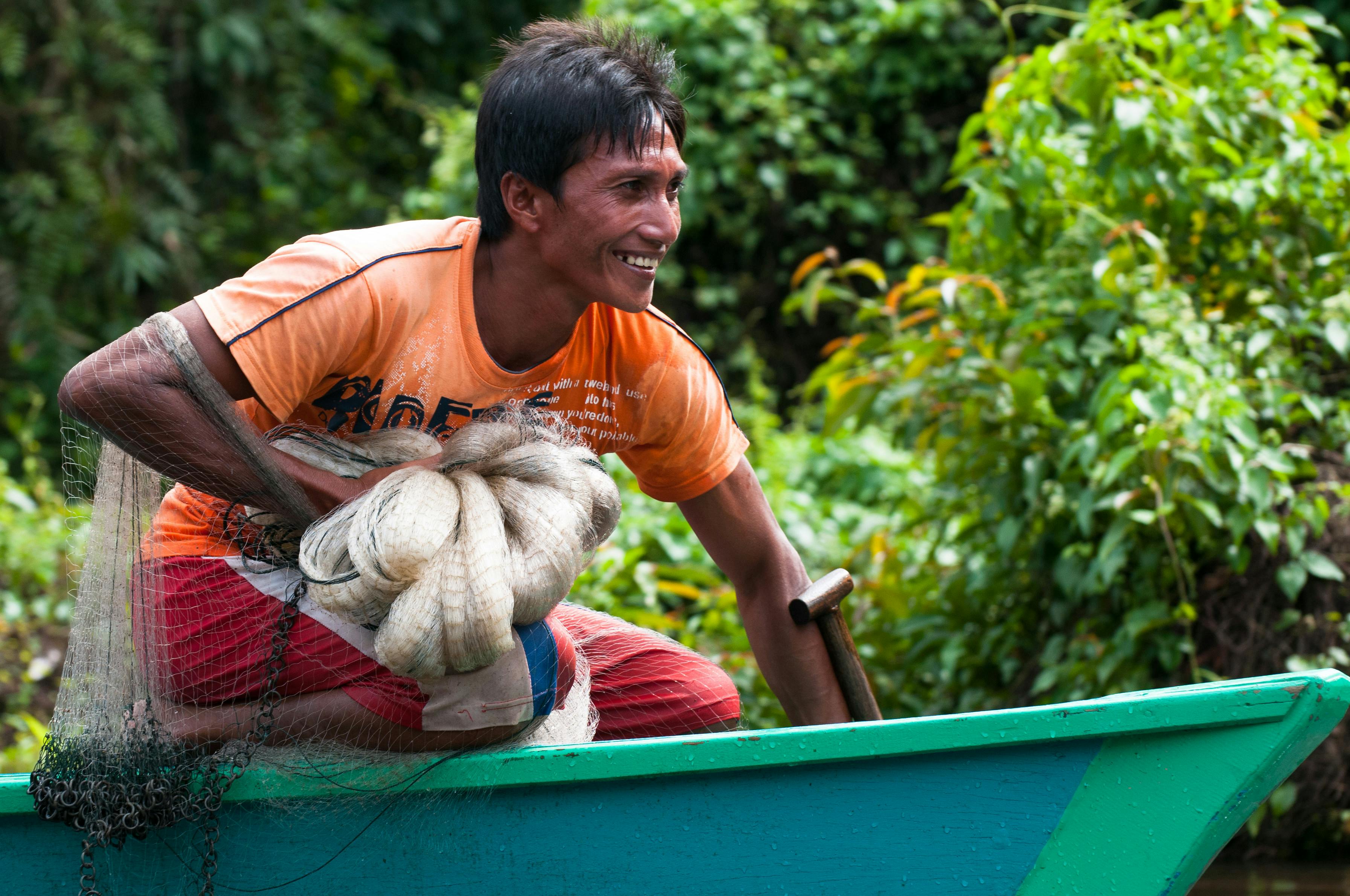 Fisherman_Kalimantan_Indonesia_Overfishing