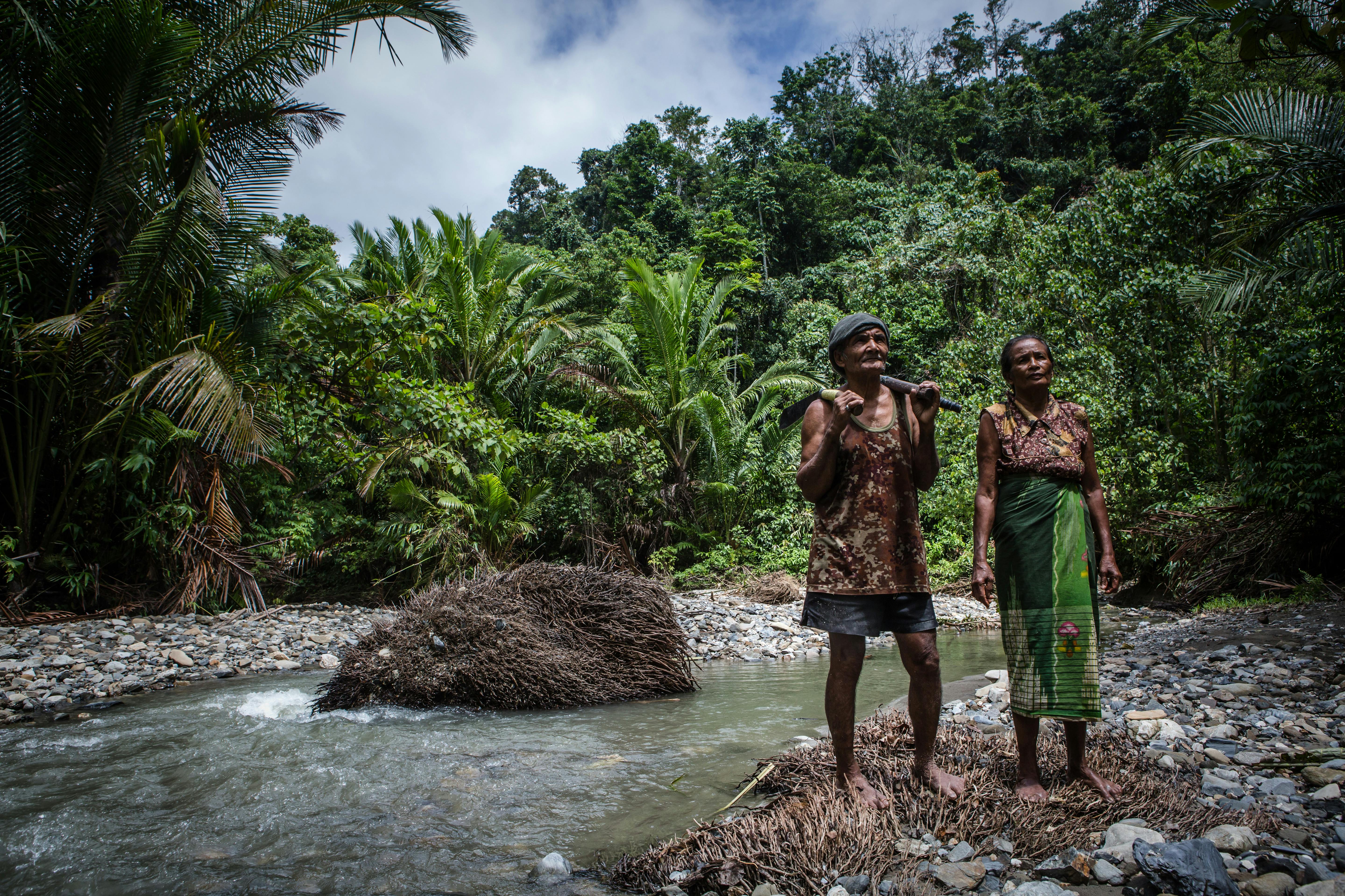 River_Couple_Indonesia