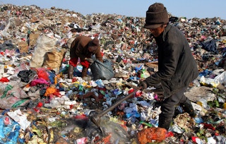Scavenger_Landfill_China