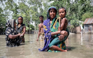 women floods bangladesh