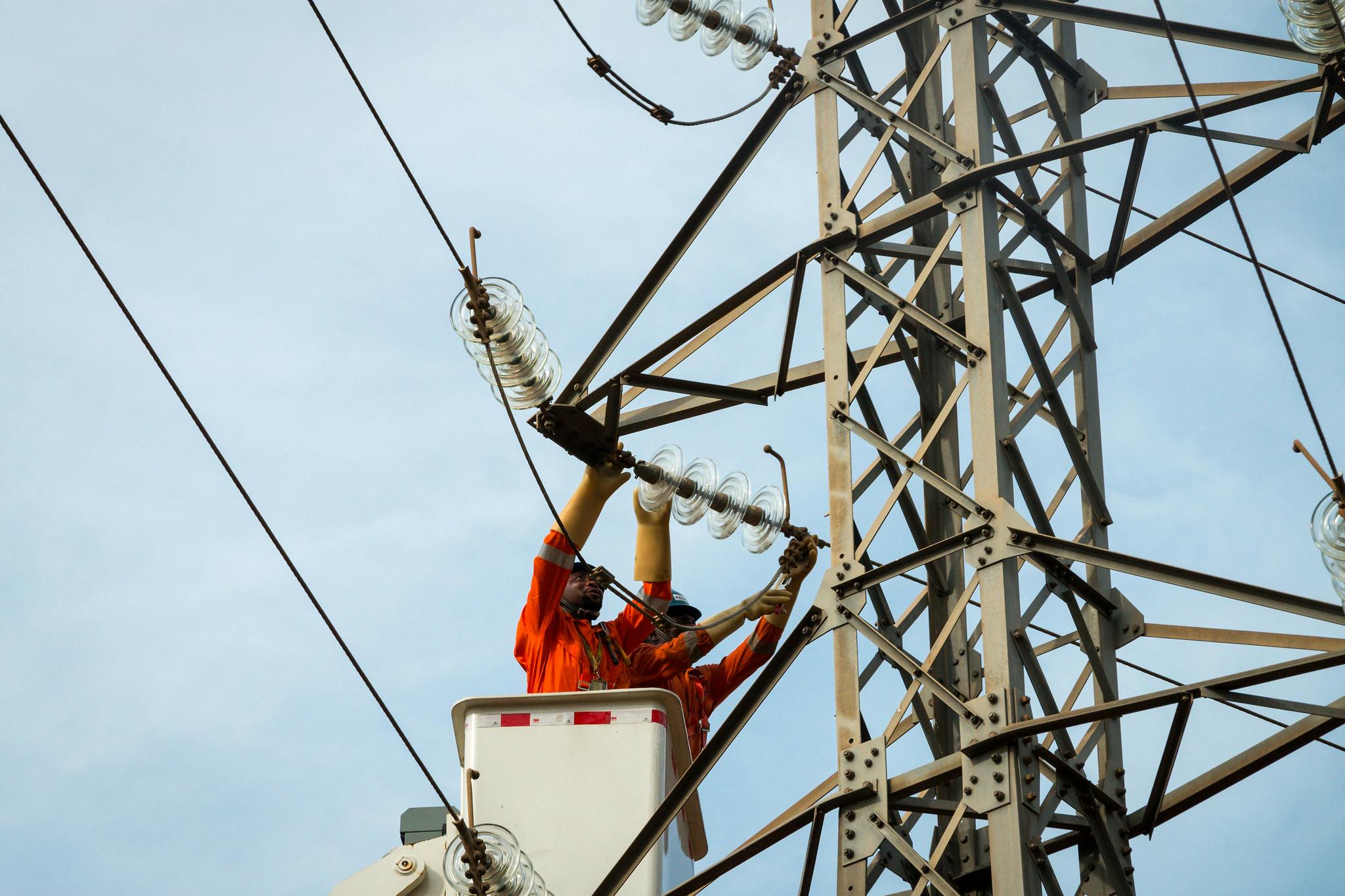 Lineman_Power_Worker_USAID