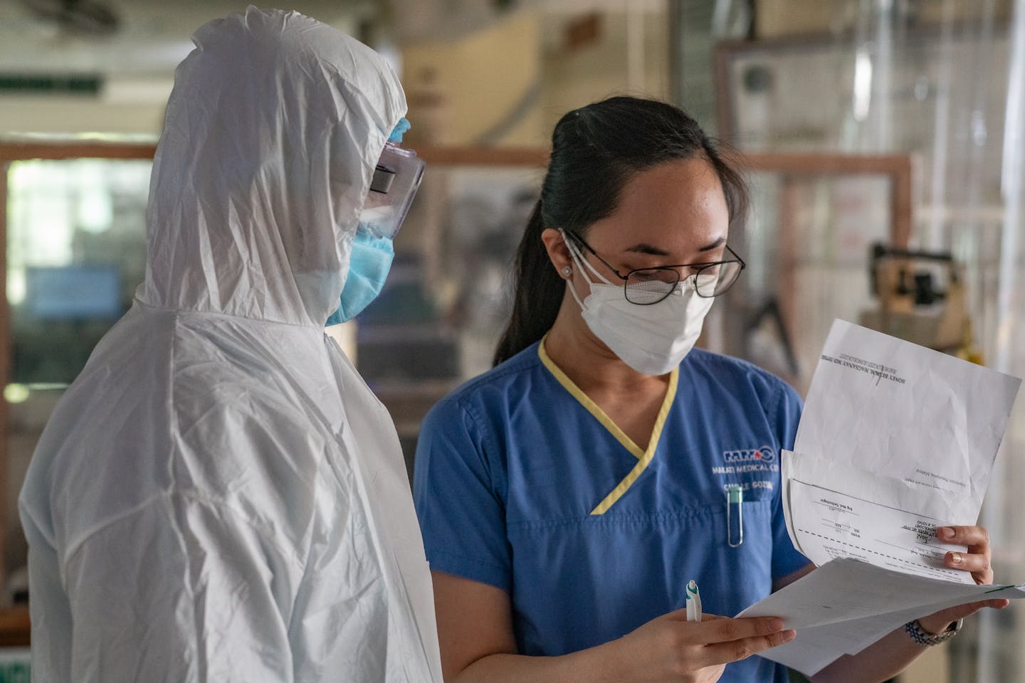 doctors wearing PPE and masks in Philippines