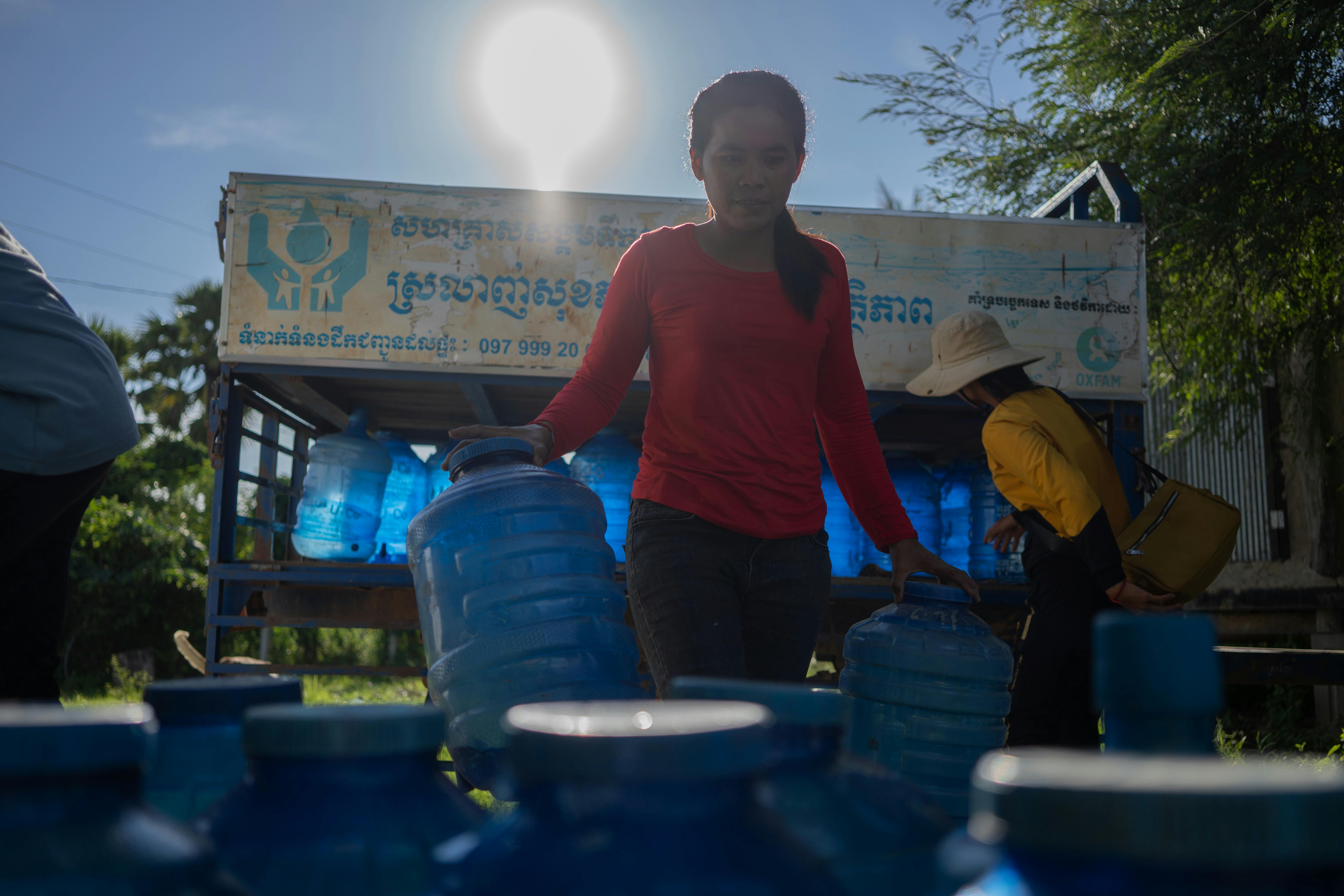 Women_Cambodia_Beat_The_Heat