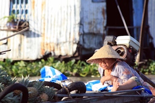 Floating_Market_Woman_Vietnam