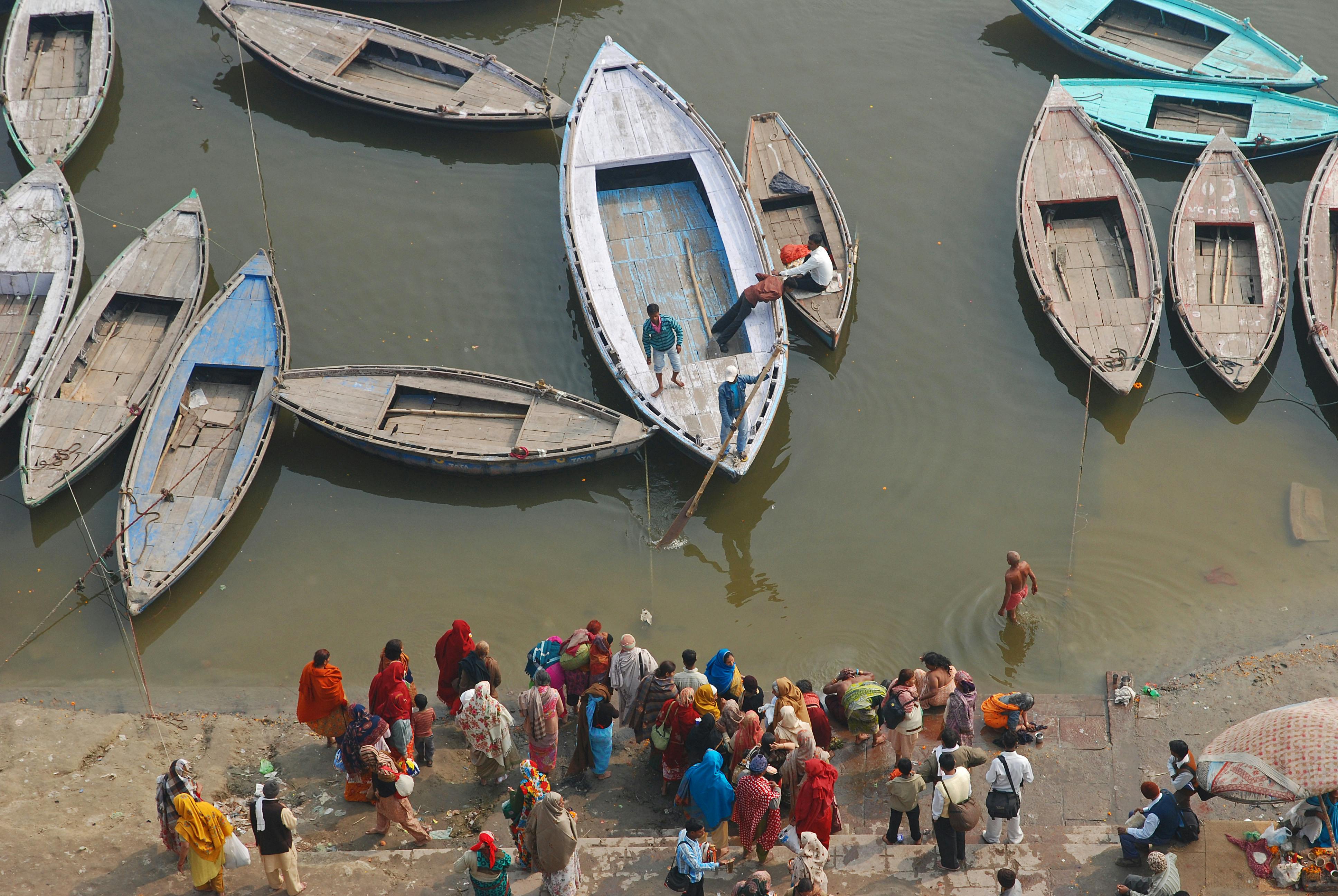 Ganga_River_Ferry_India