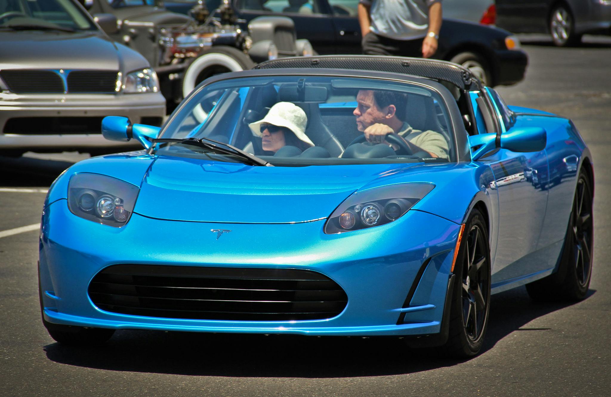 Elevtric_Vehicle_Tesla