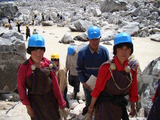 Bhutan_Lake_Workers_Dam
