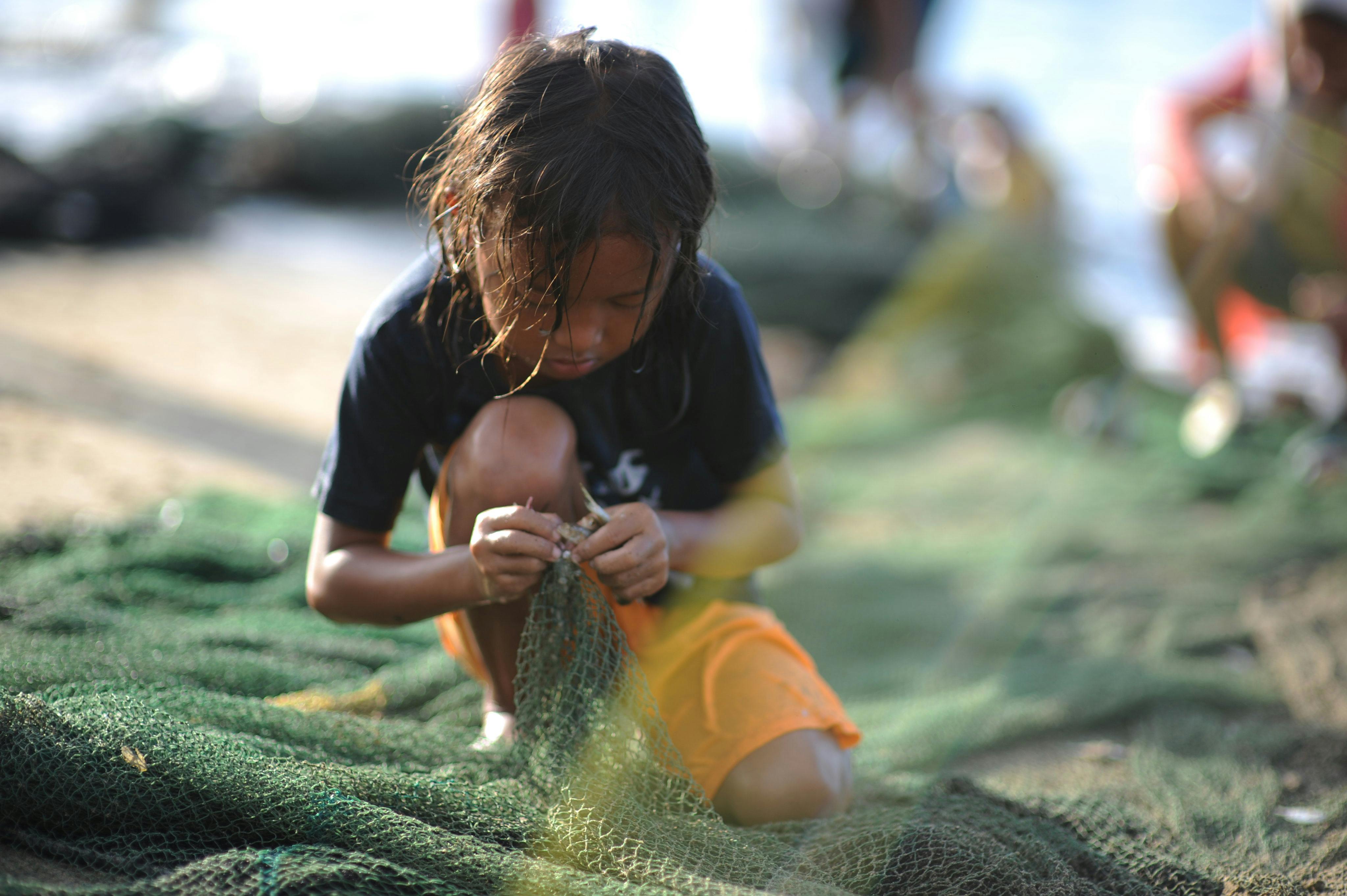 Fisherfolk_Child_Philippines_Fishing_Pact