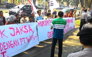 A protest against industrial pulpwood firm PT Wirakarya Sakti by villagers from Lubuk Mandarsah in Jambi, Sumatra. Image: Mongabay
