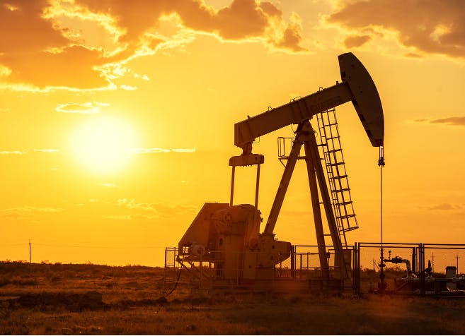 Drilling for oil. Over two-thirds of public finance for new fossil fuels production is to come from China, Japan, Canada, and South Korea. This included US$12 billion per year for the exploration and extraction of new fossil fuel reserves. Image: Flickr/Sasin Tipchai