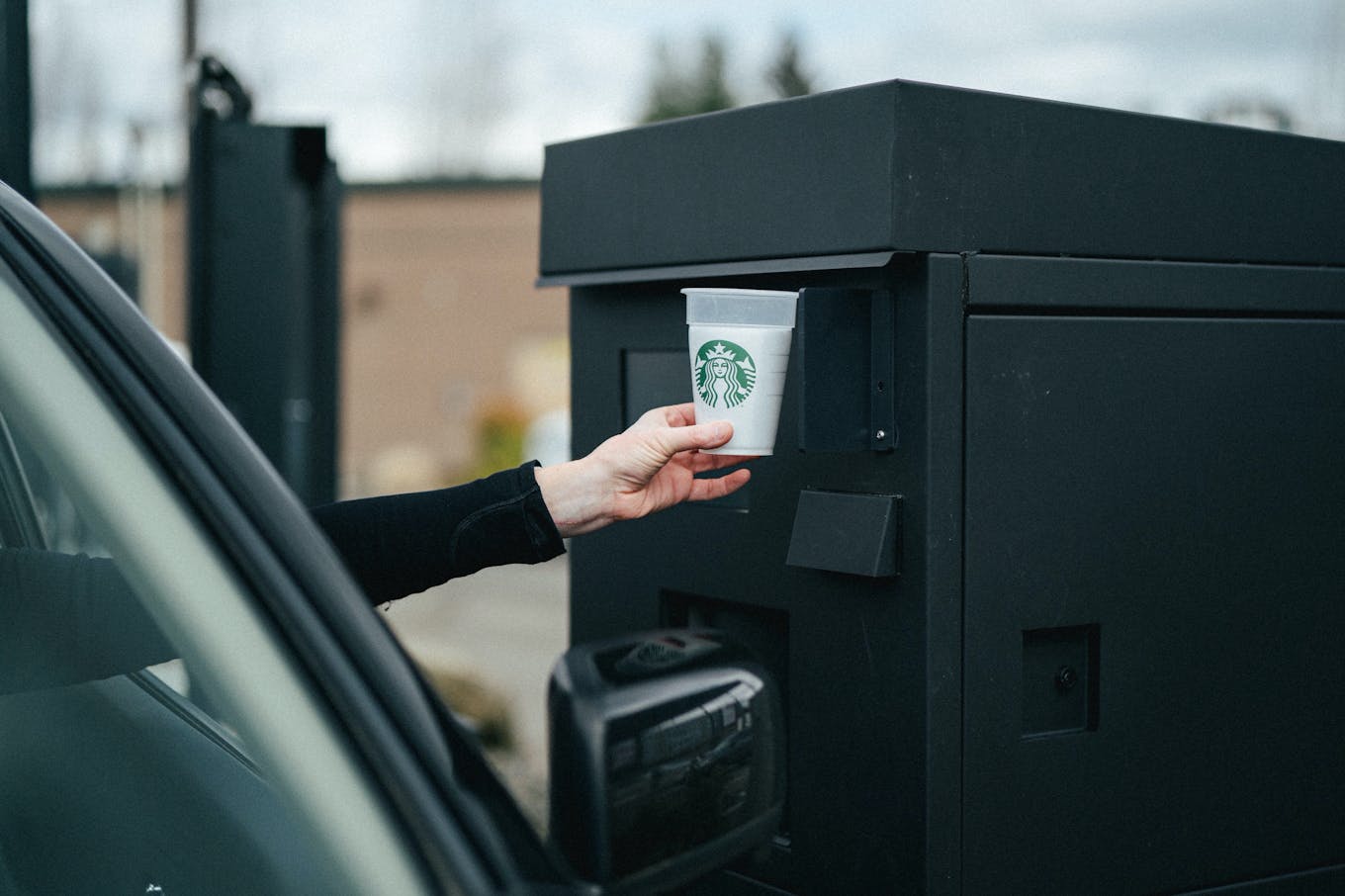Starbucks Pledges Reusable Cups at Every Location by 2025