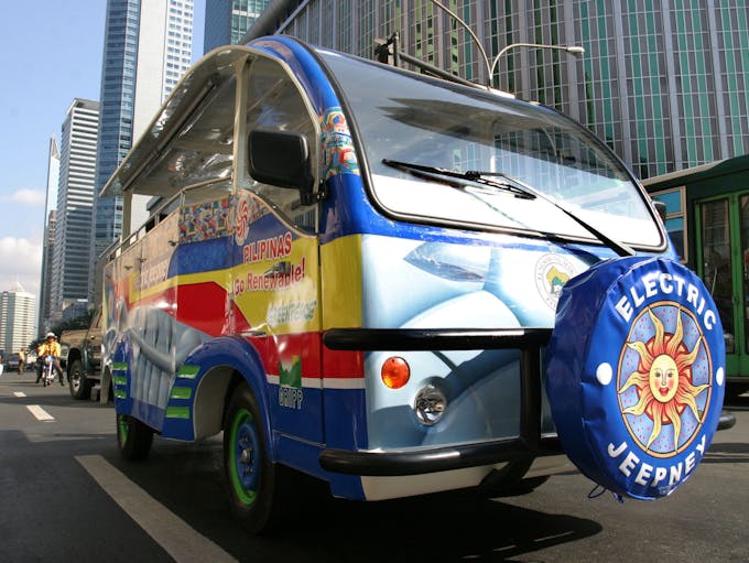 [Tagalog] Colourful electric jeepneys in Makati