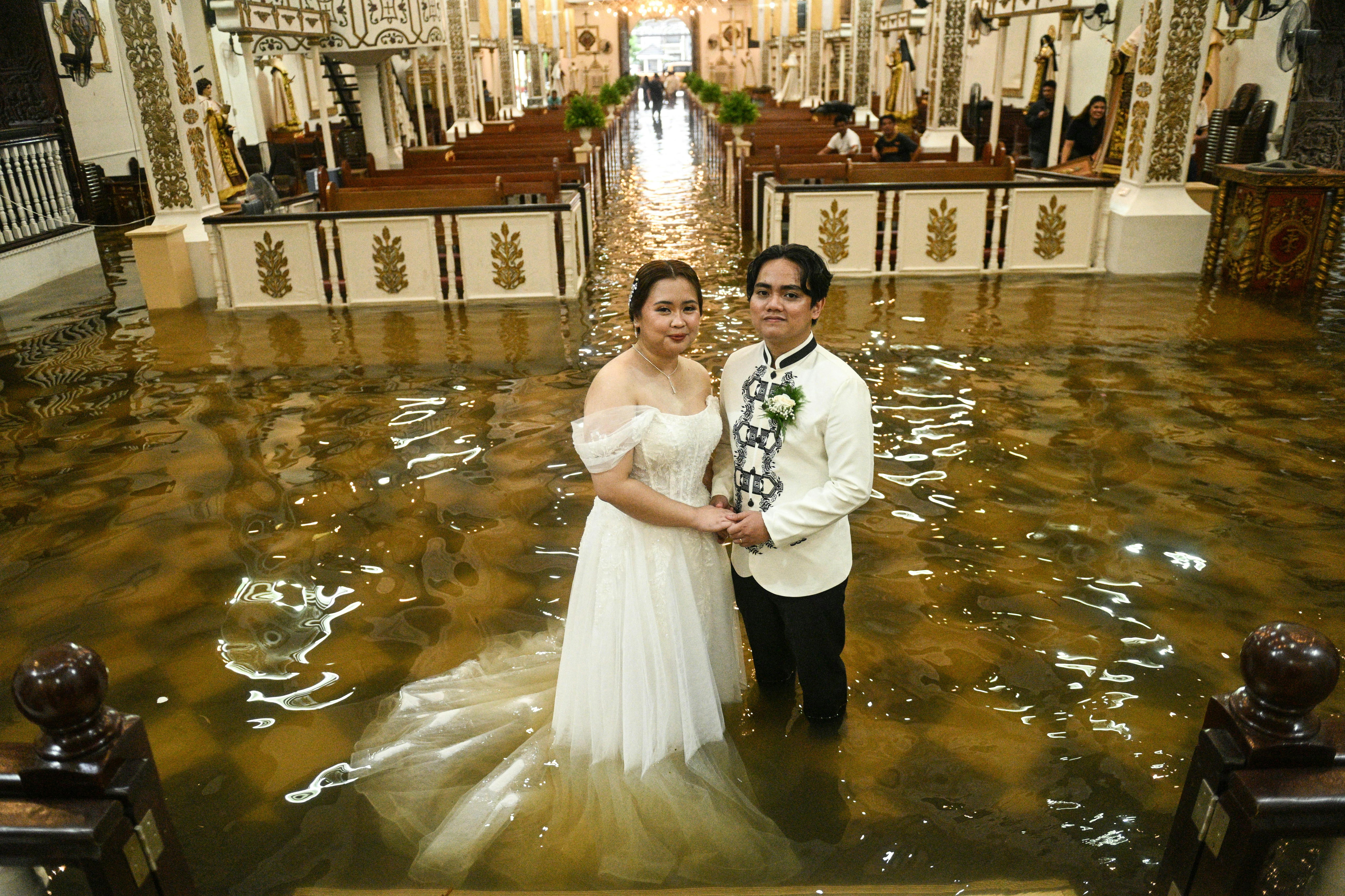 Extreme_Weather_Wipha_Wedding_Philippines
