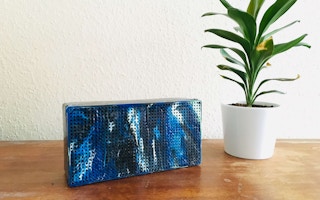 Speaker made from “non-recyclable” plastic waste