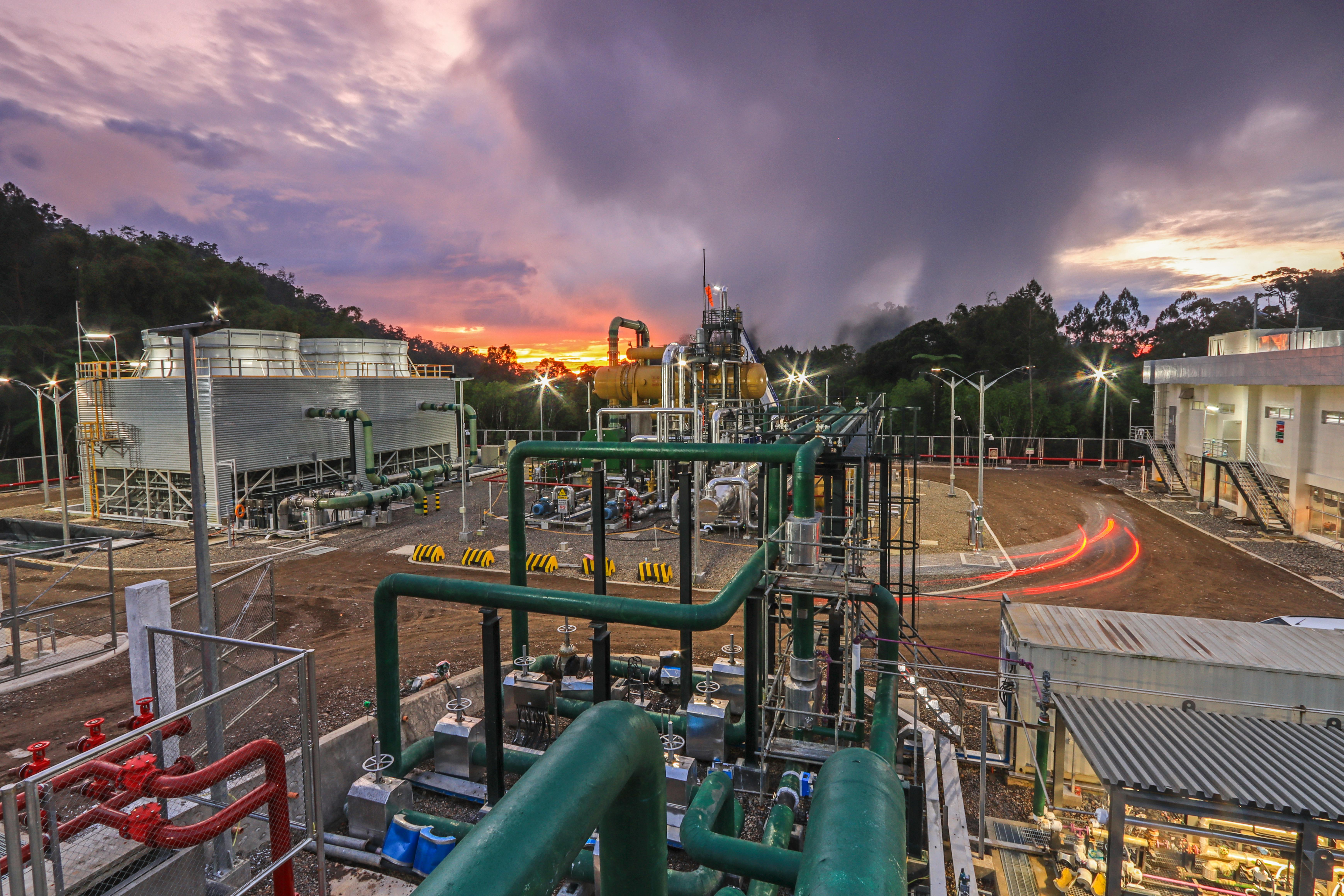EDC binary geothermal power plant