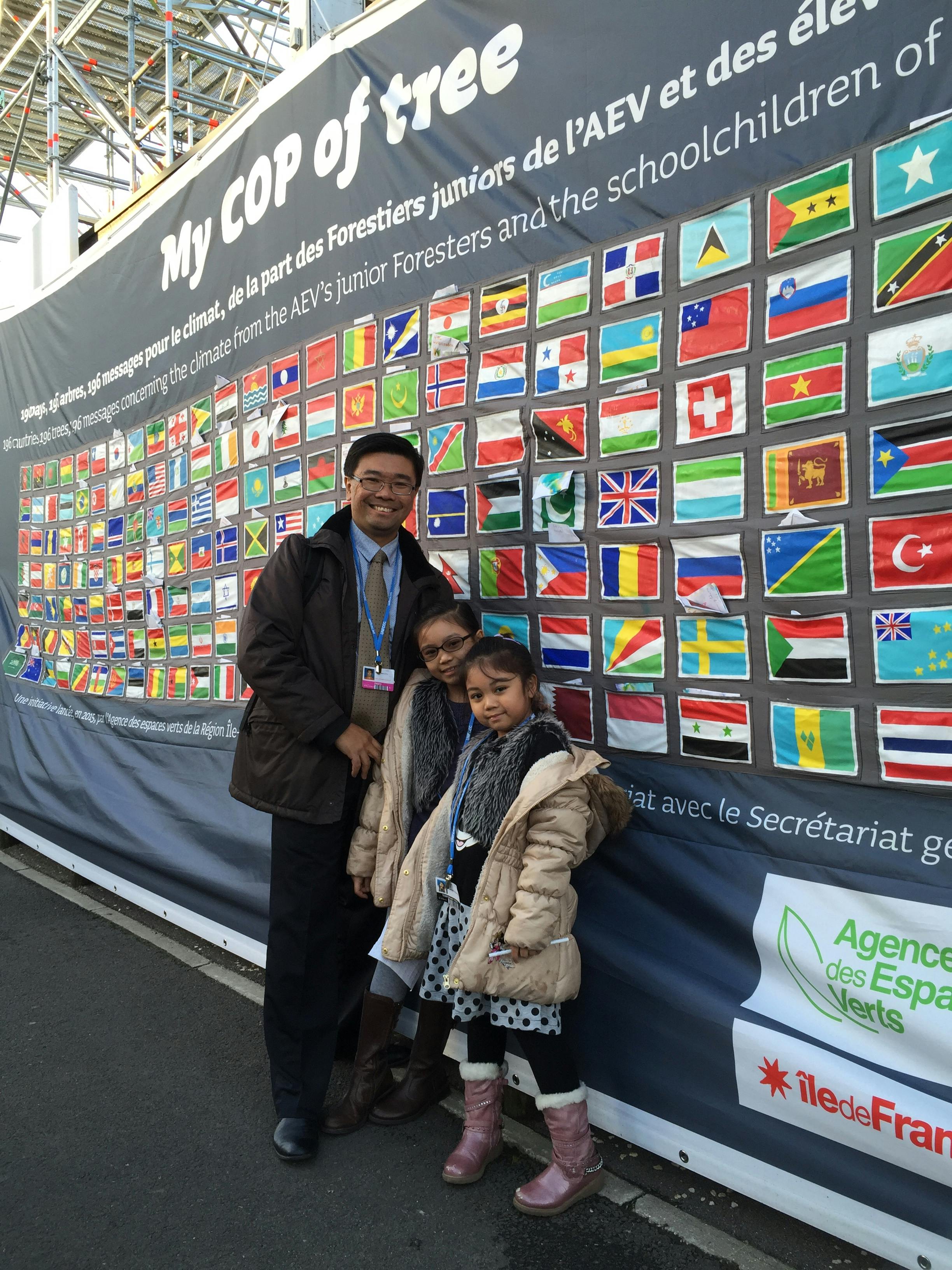 Vice Yu with daughters