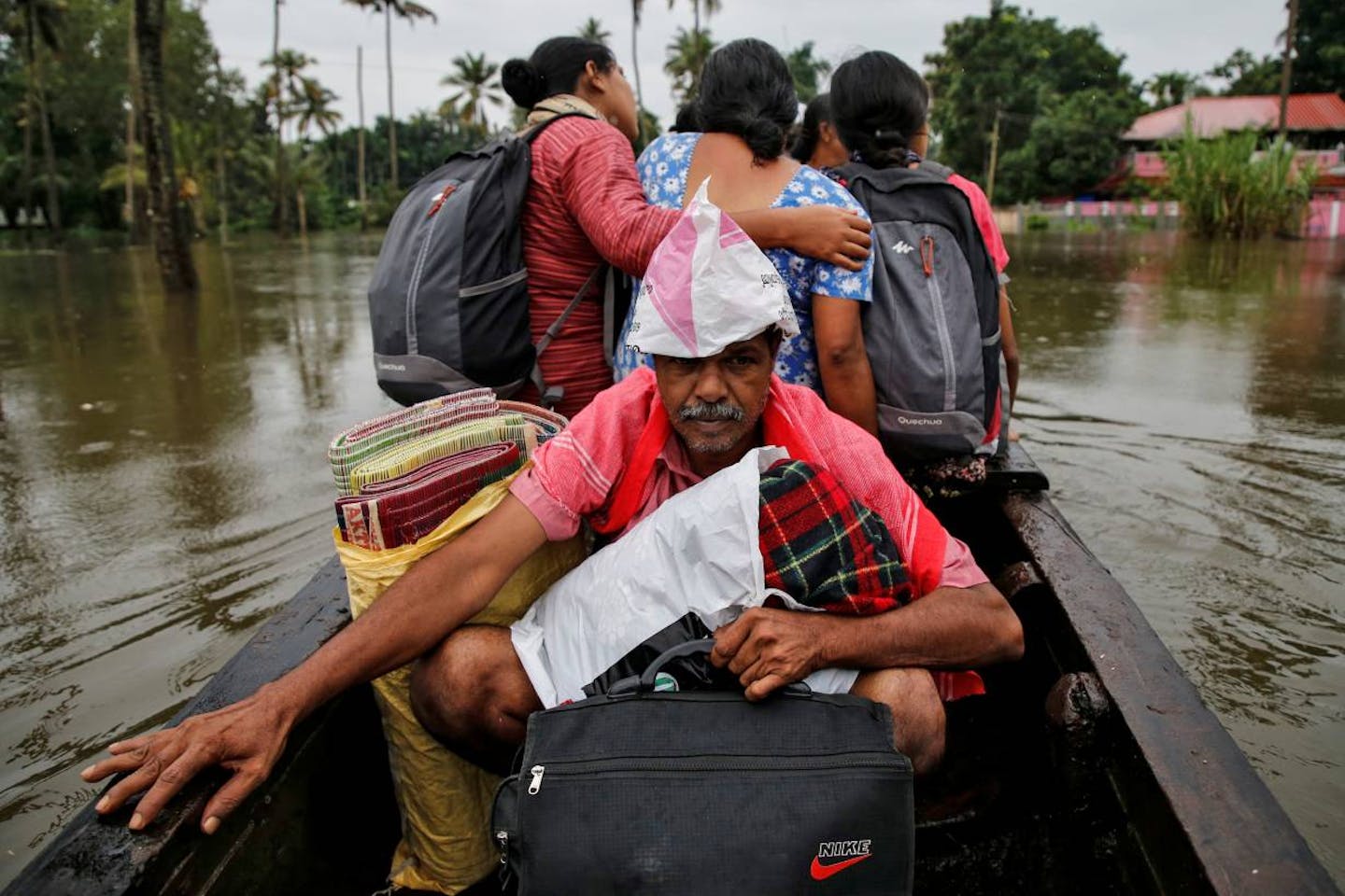 india flood evacuees