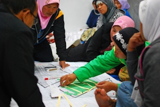 Indonesia women participants at village reconstruction meeting_Yogyakarta_World Bank
