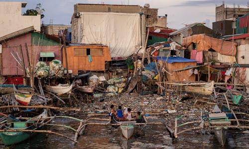 Manila’s informal settlers face relocation to give way to massive bay clean up