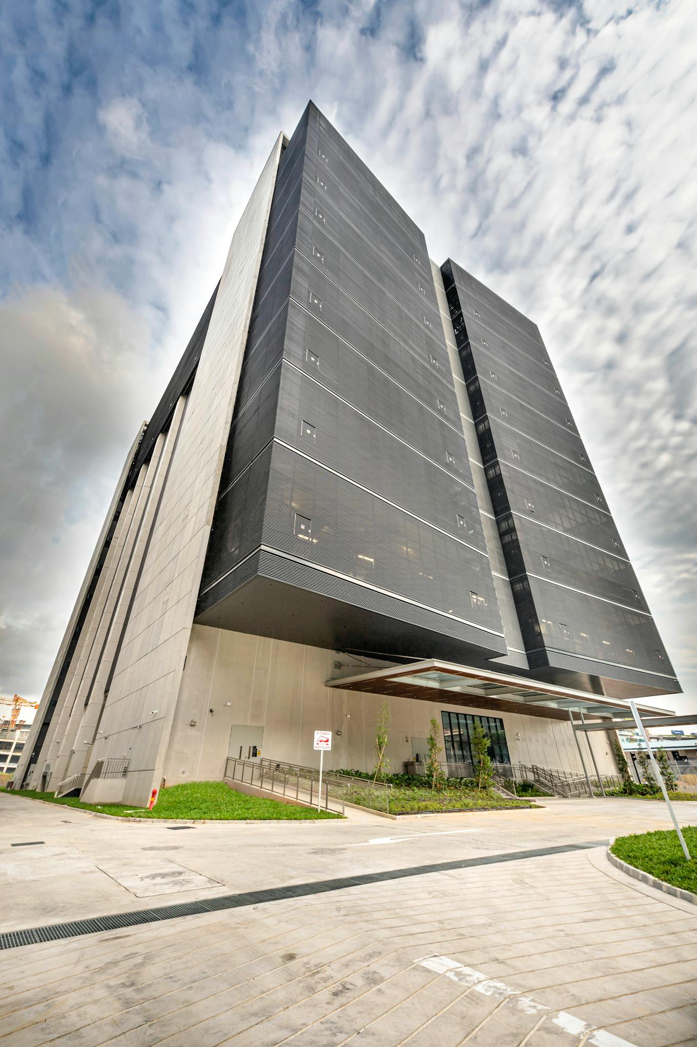 SG5, an Equinix International Business ExchangeTM (IBX®) data centre in Singapore. Image Equinix.
