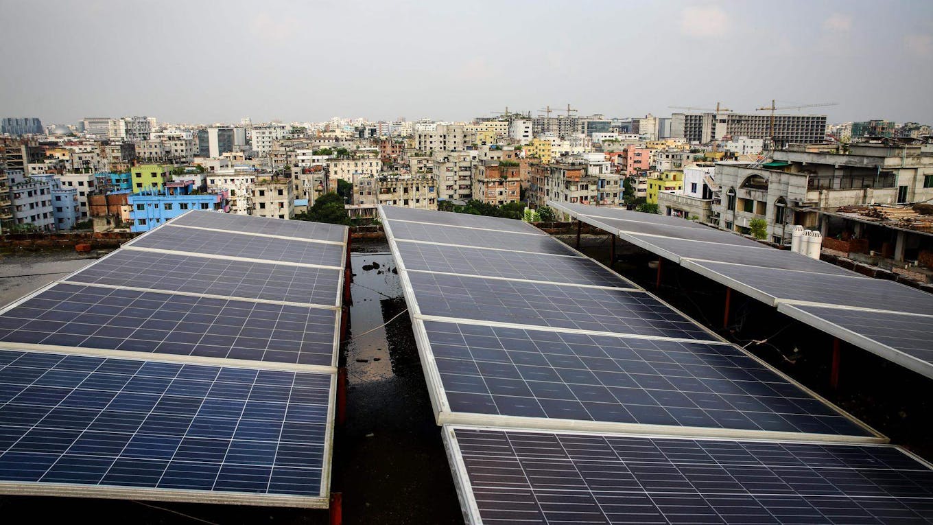 SOLshare-solar-panels-on-roof-city