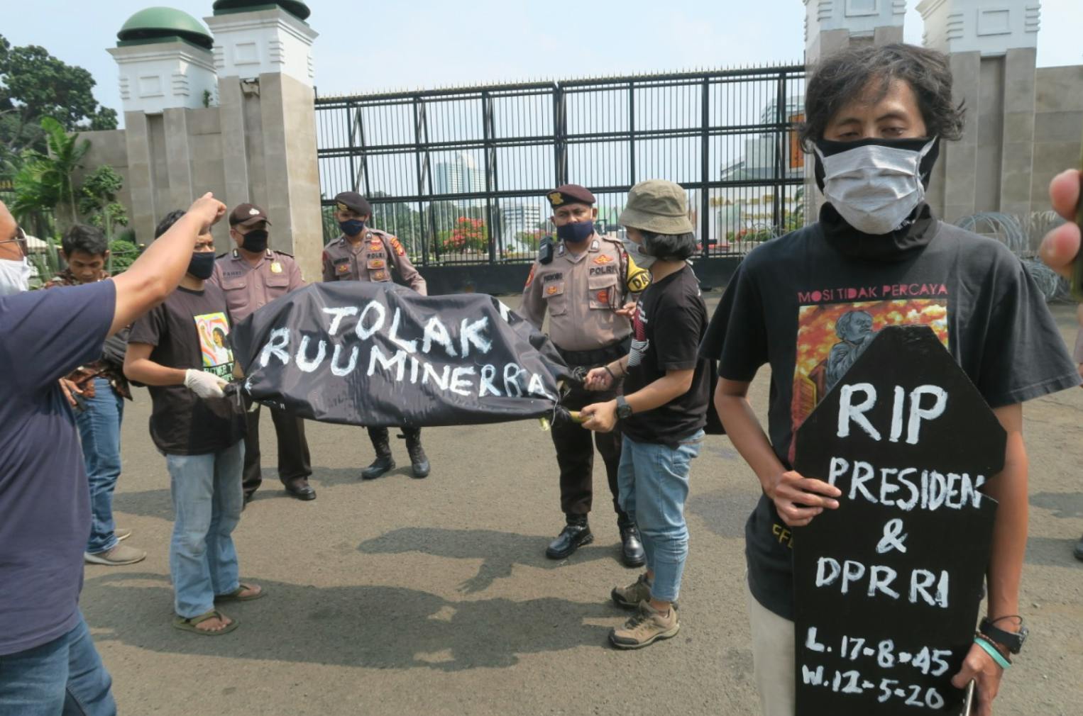 Indonesians Protesting Against Mines Run Increasing Risk Of ...