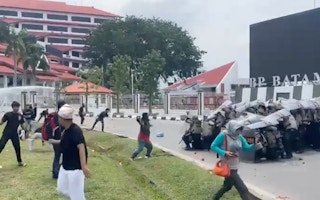 batam city indonesia riot2