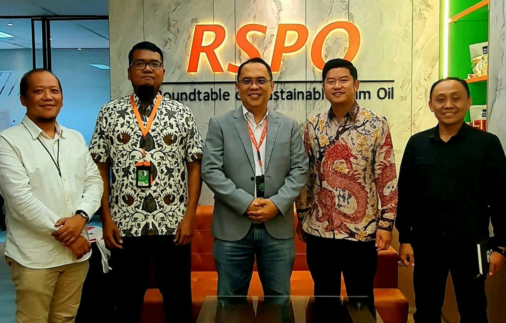 Executives gather for the formal application of Astra Agro Lestari for membership of the Roundtable on Sustainable Palm Oil in July.