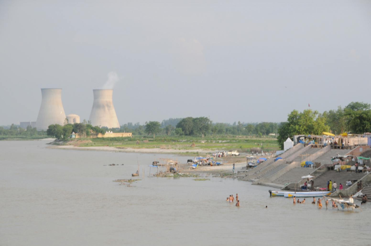 Narora Nuclear Power Plant near the Ganges River in Uttar Pradesh, India : Sharada Prasad CS Sharada Prasad CS, CC BY 2.0 via Wikimedia Commons