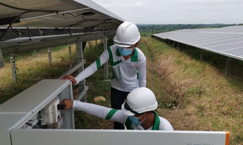 How can small renewable power producers help the Philippines reach its 35% clean energy target?