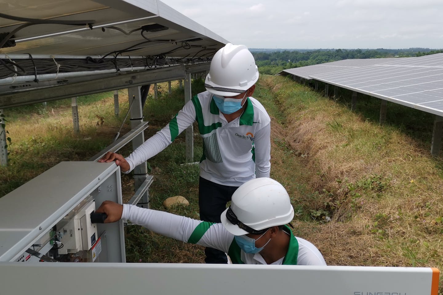 CleanTech solar panels