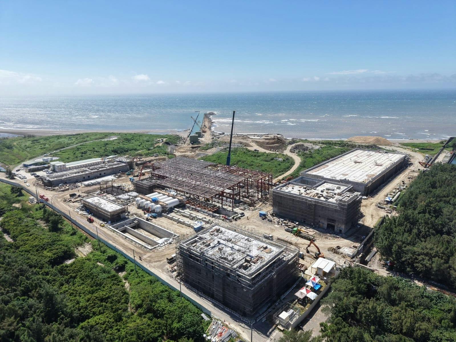 large-scale seawater desalination plant